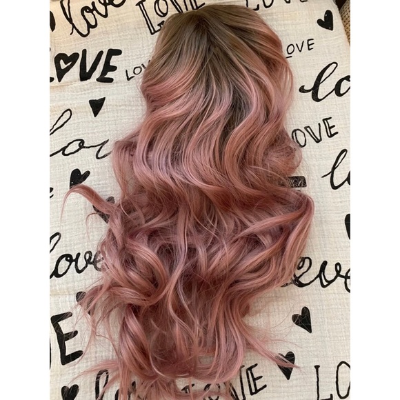 ⛔️SOLD⛔️ CSC “Sparkling Rosé” High Quality Synthetic Wig NWT - Picture 2 of 8
